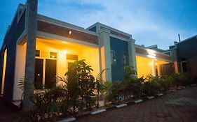 Avisha Town Hotel